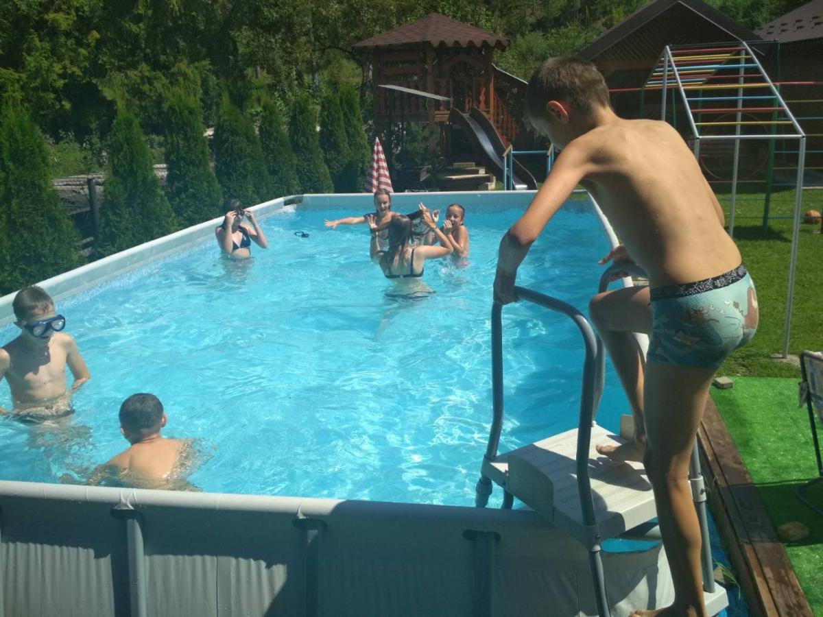 Зелена Садиба Над Рікою スラブスク エクステリア 写真